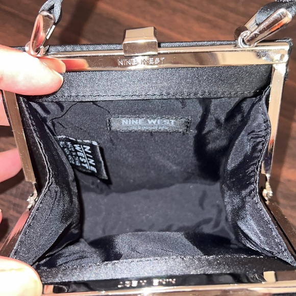 Nine West Hand Bag - Picture 4 of 7